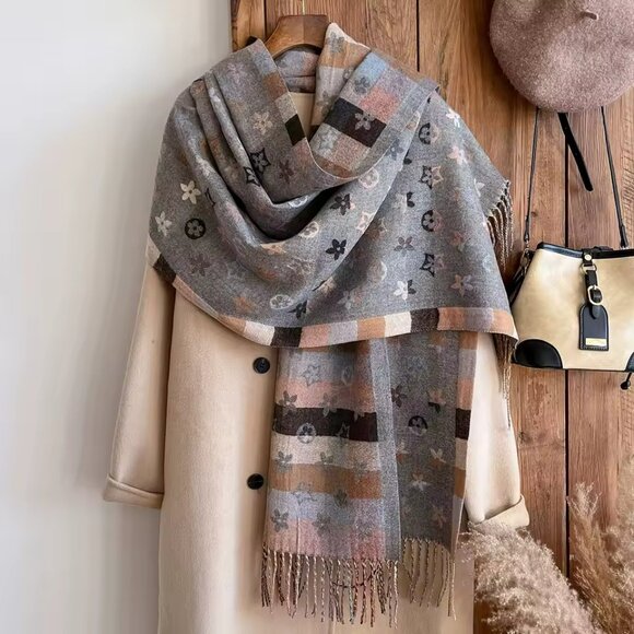 NEW! LUXURY HIGH END VIBES WRAP SCARF SHAWL - Picture 1 of 3